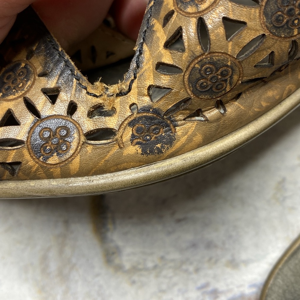 Spring Step Brown Sandals - Picture 6 of 9